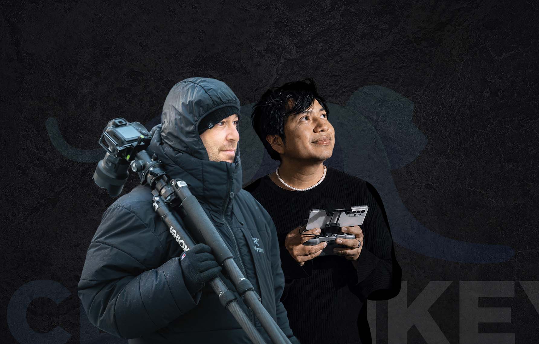 Guías fotográficos de IceMonkey Tours con cámara, trípode y mando para dron